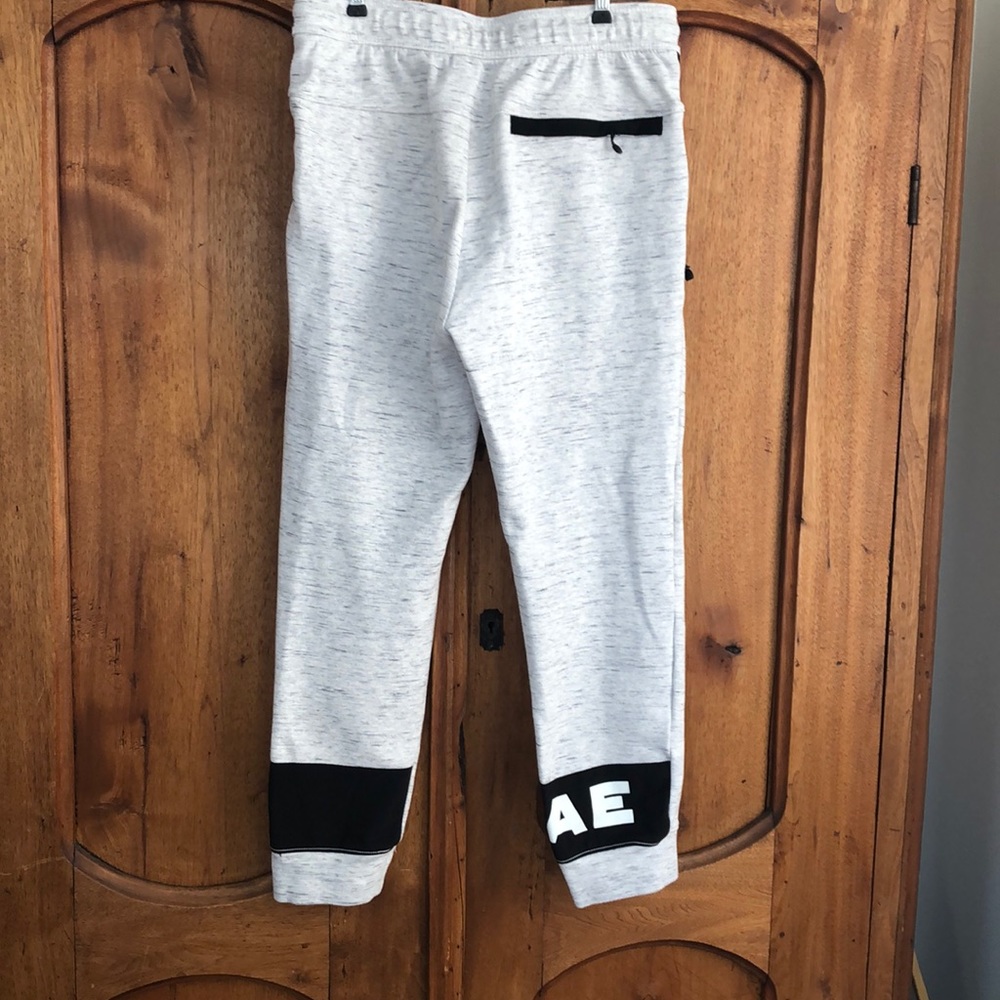 Joggers - Picture 3 of 4